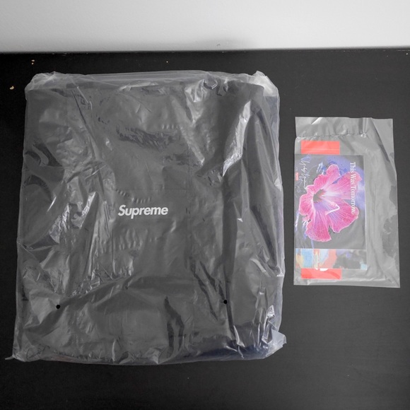 Supreme Canvas Tote Black - Picture 4 of 5